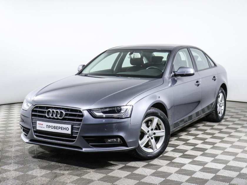 Ауди а4 b8 Рестайлинг 1.8CVT (170 Л.С.) синий с пробегом на снегу