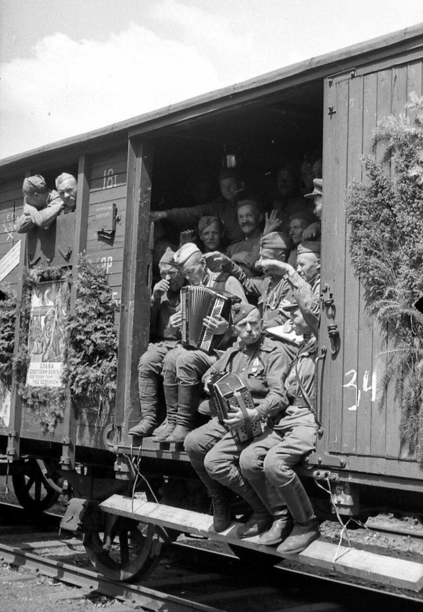 Эшелон теплушки люди 1941 война