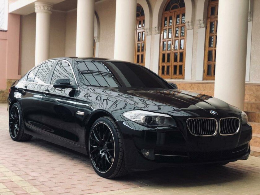 BMW f10 черная