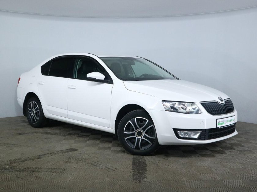 Шкода Октавиа белый 2018 такси