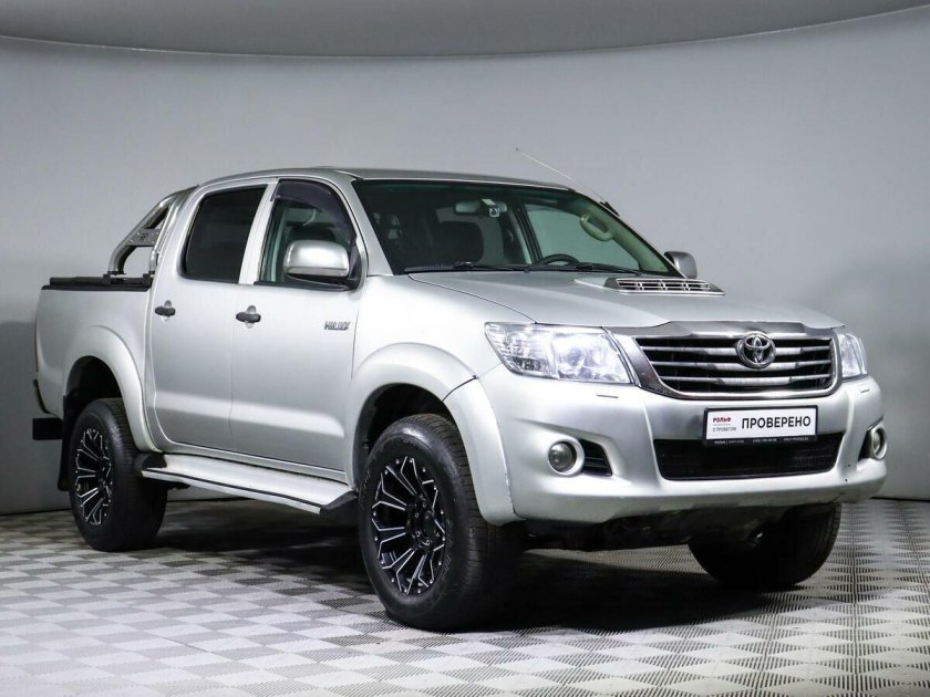 Тойота хайлюкс 2012 года