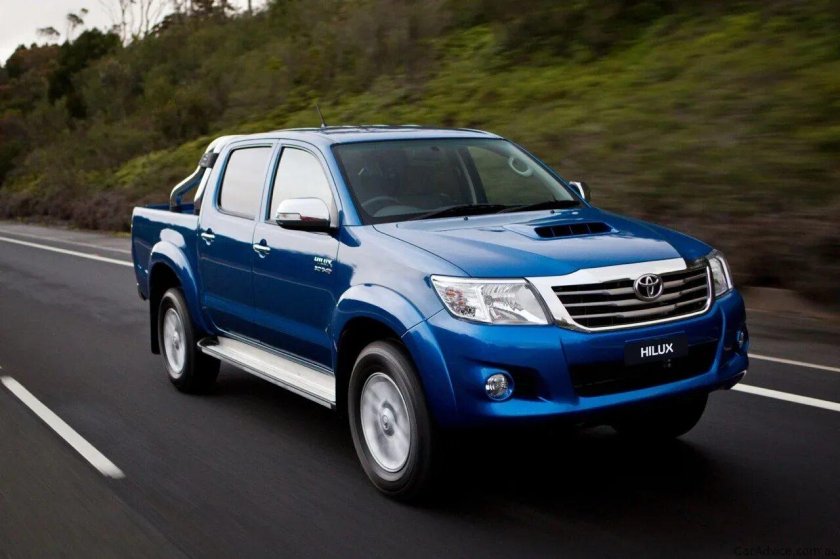 Тойота Хайлюкс 2012
