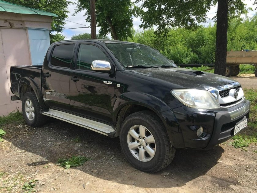 Тойота Хайлюкс 2011г