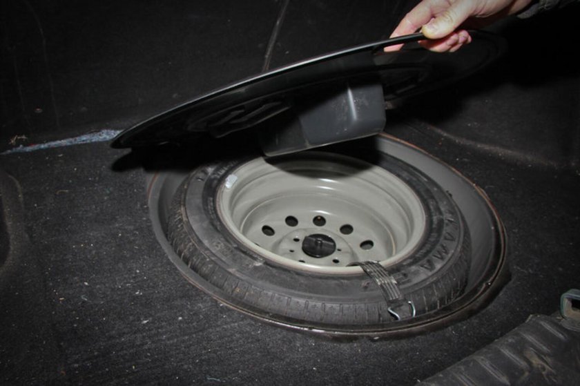 Органайзер в запаску Калина-2