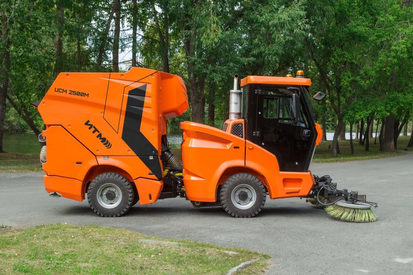 Укм-2500 универсальная коммунальная машина