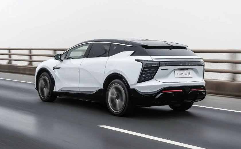 Китайский кроссовер hiphi