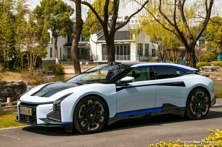 Китайский электромобиль hiphi