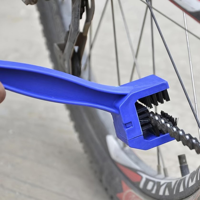 Щетка для чистки цепи мотоцикла
