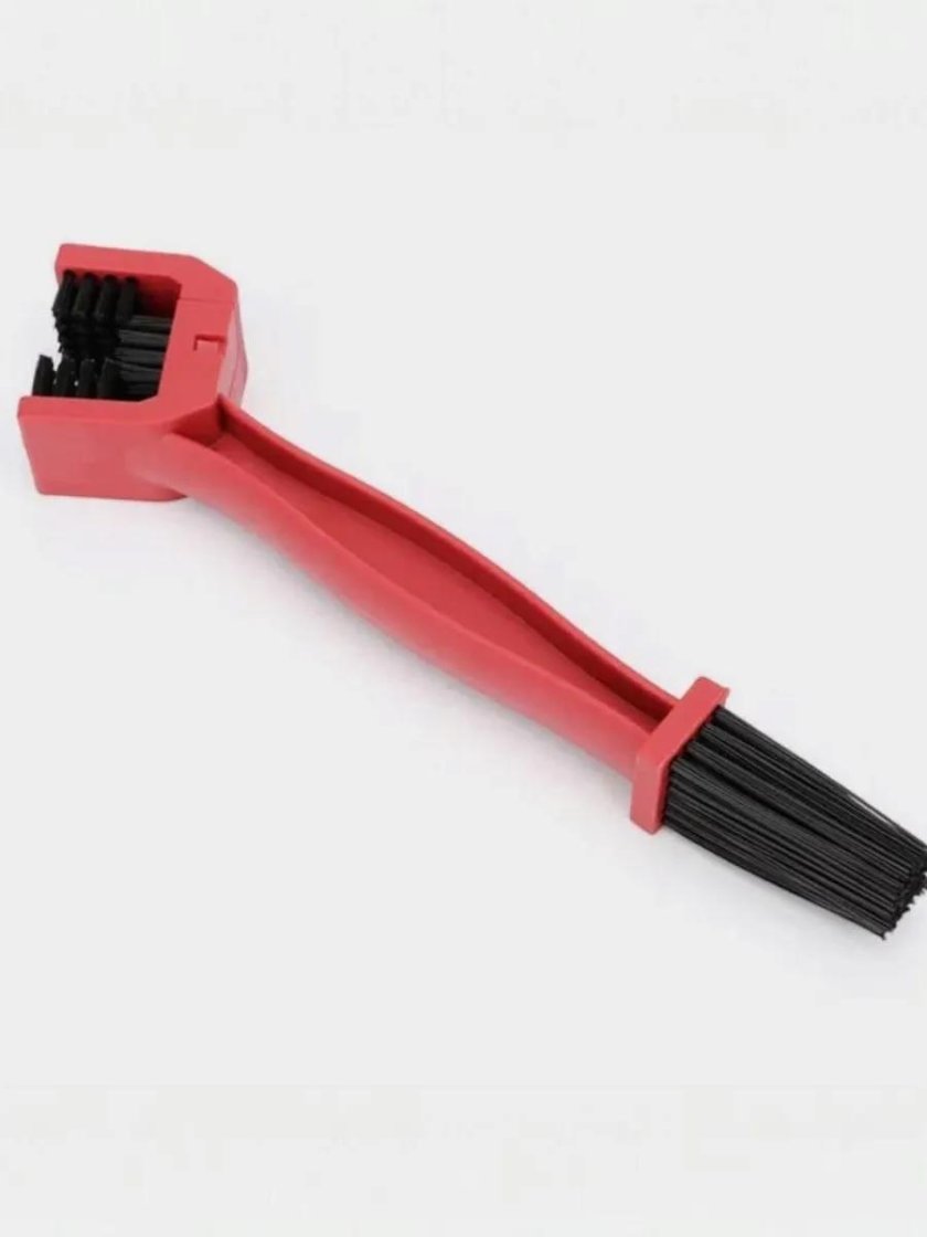 Щётка для чистки цепи мотоцикла