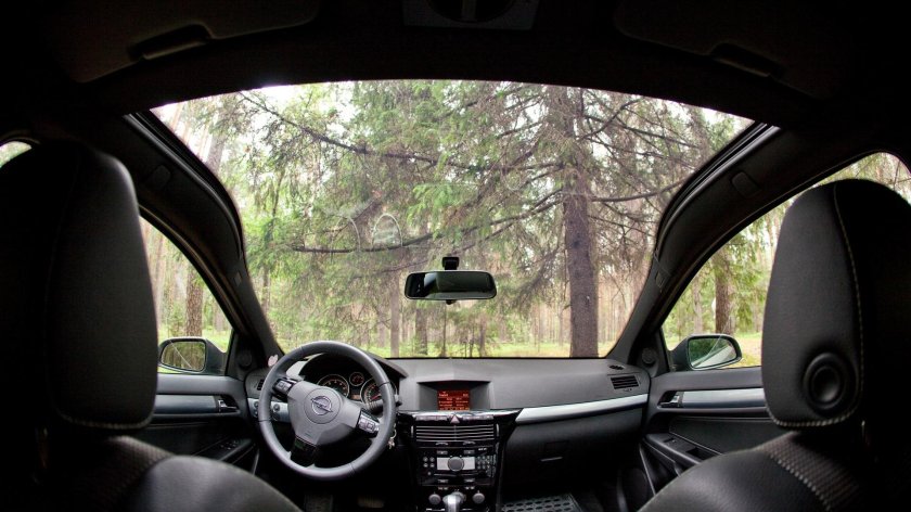 Opel Astra GTC С панорамной крышей