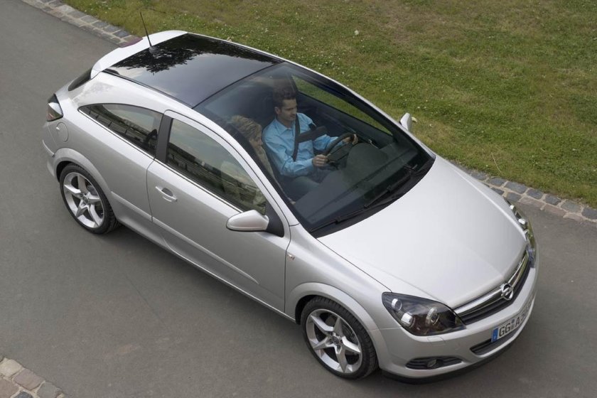 Opel Astra GTC 2008