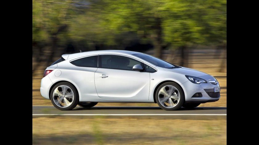 Opel Astra GTC 2011