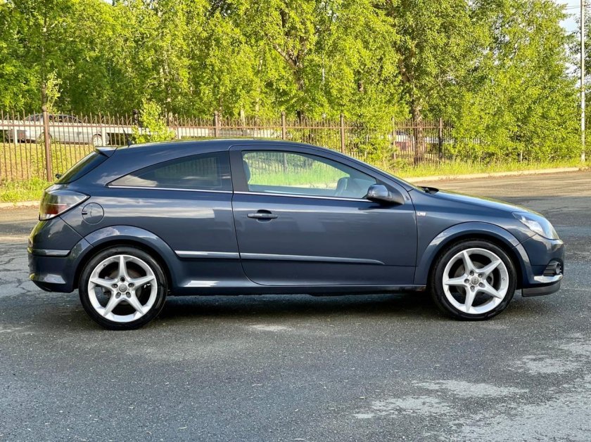 Opel Astra GTC 2008