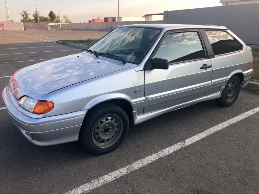 ВАЗ 2113 серебристая