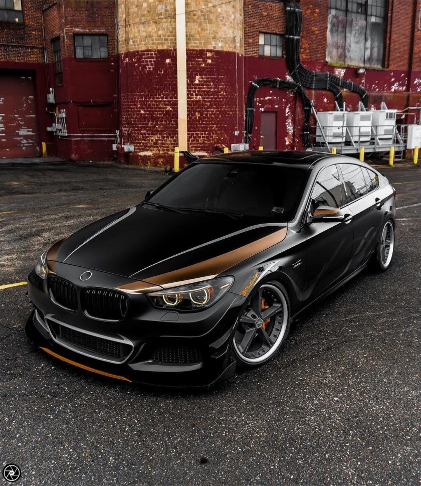 Чёрная BMW 550i gt