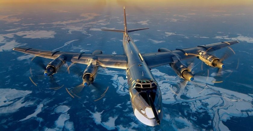 Ту-95 бомбардировщик