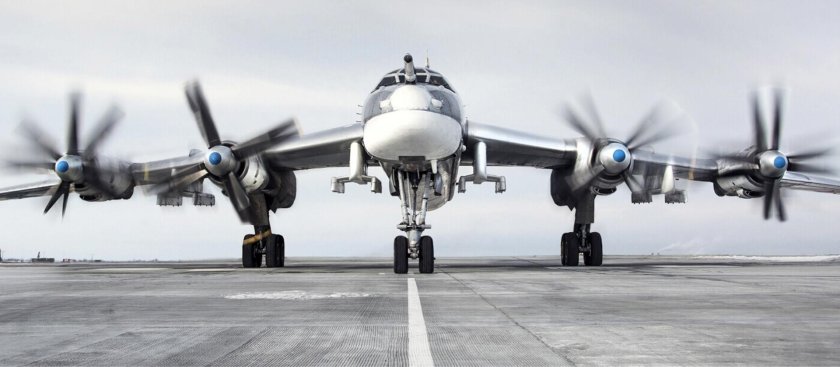 Стратегический турбовинтовой бомбардировщик ту-95мс