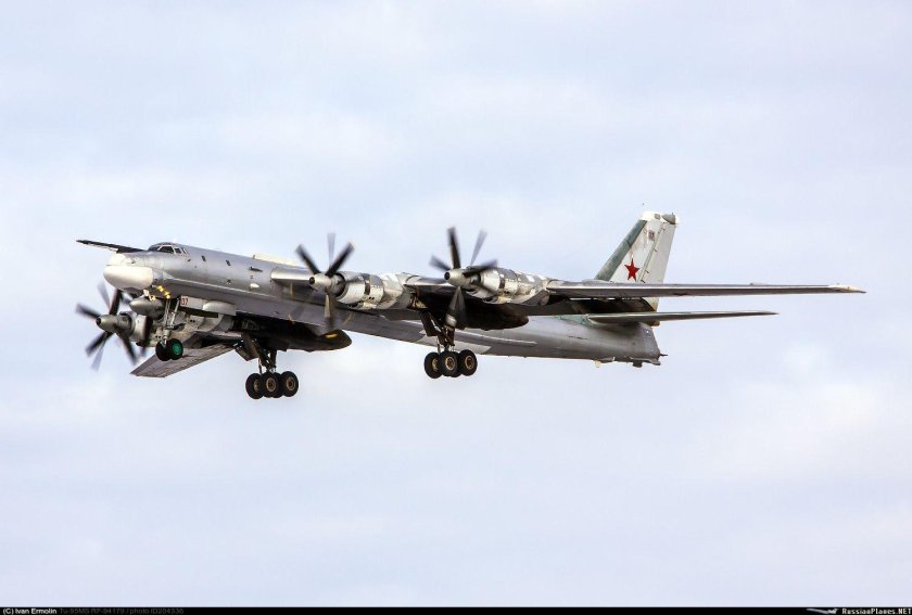 Бомбардировщик ту-95мс