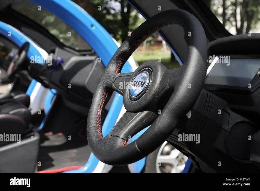 Овум электромобиль