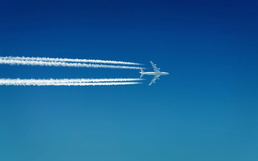 Инверсионный след Airbus a340