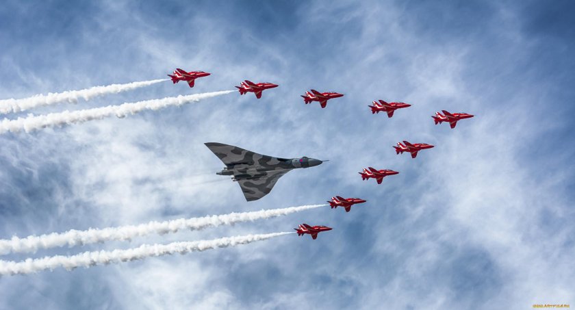 Истребитель в небе