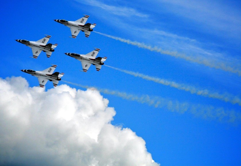 Самолет военный