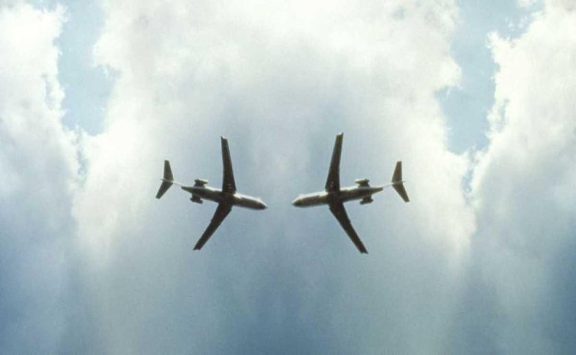 Самолет в небе