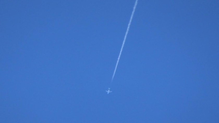 Самолет в небе