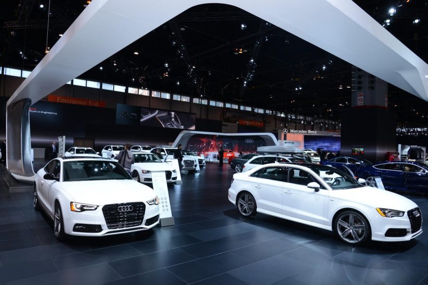 Американский автосалон