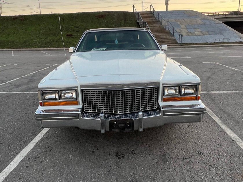 Cadillac de ville 4.1 at