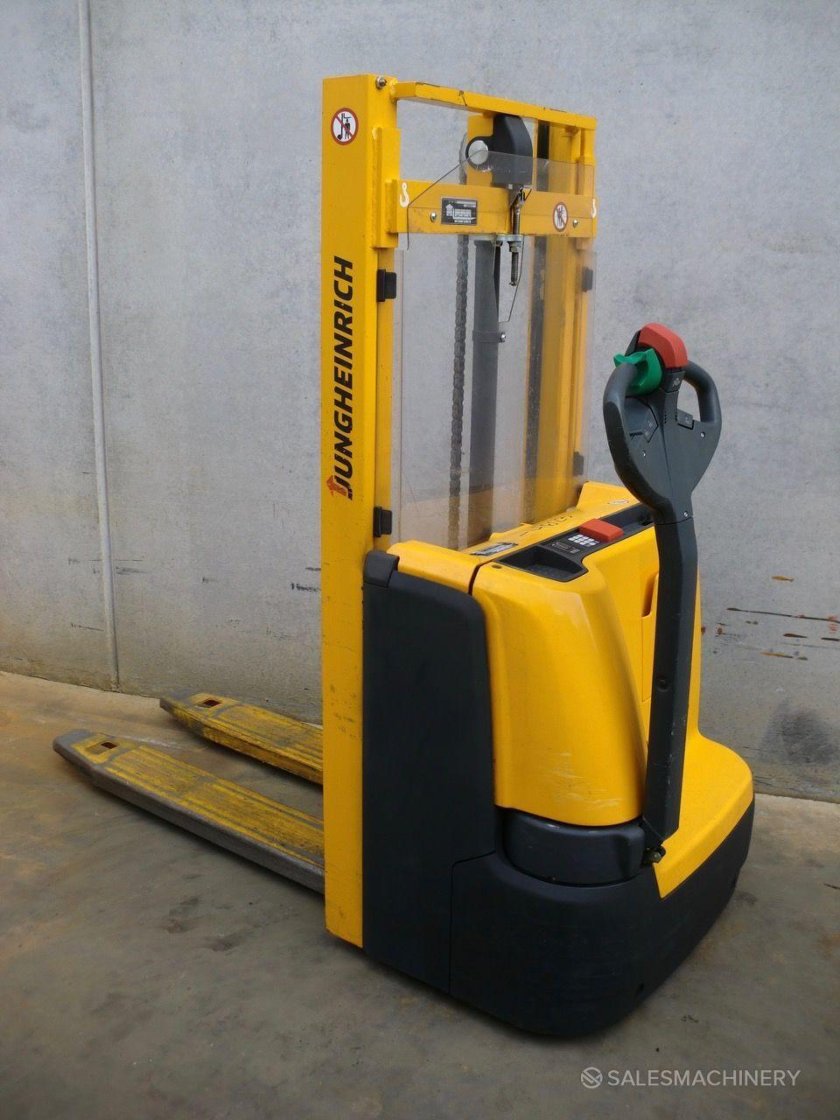 Штабелёр электрический Jungheinrich