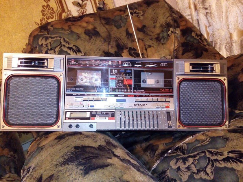 Двухкассетный магнитофон Sharp