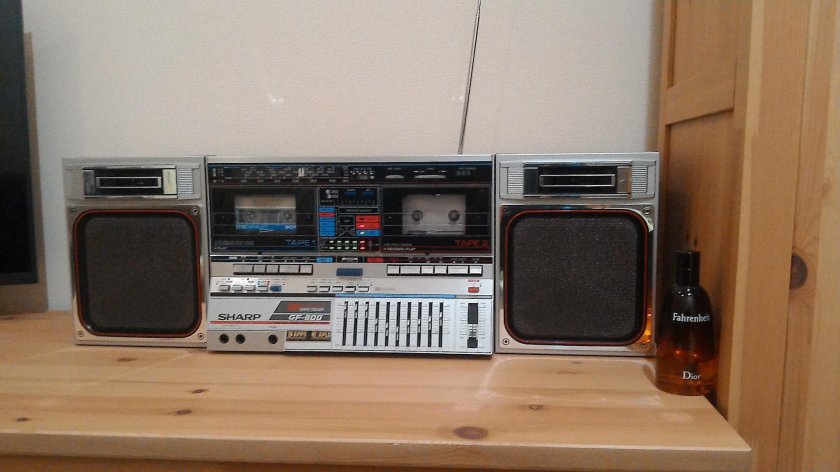 Двухкассетный магнитофон sharp