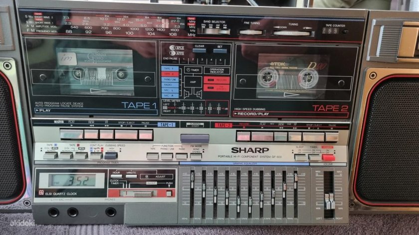 Кассетный магнитофон sharp