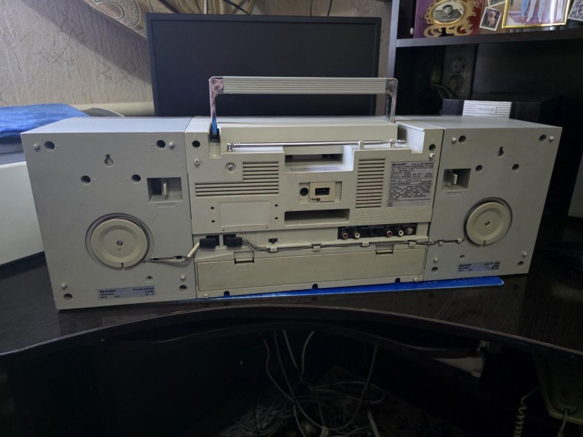 Двухкассетный магнитофон