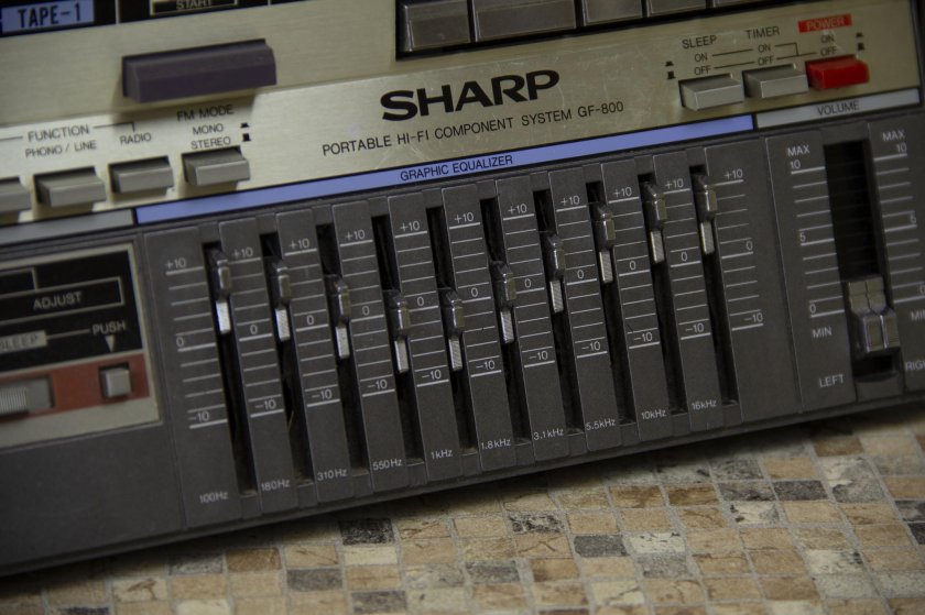 Sharp 800
