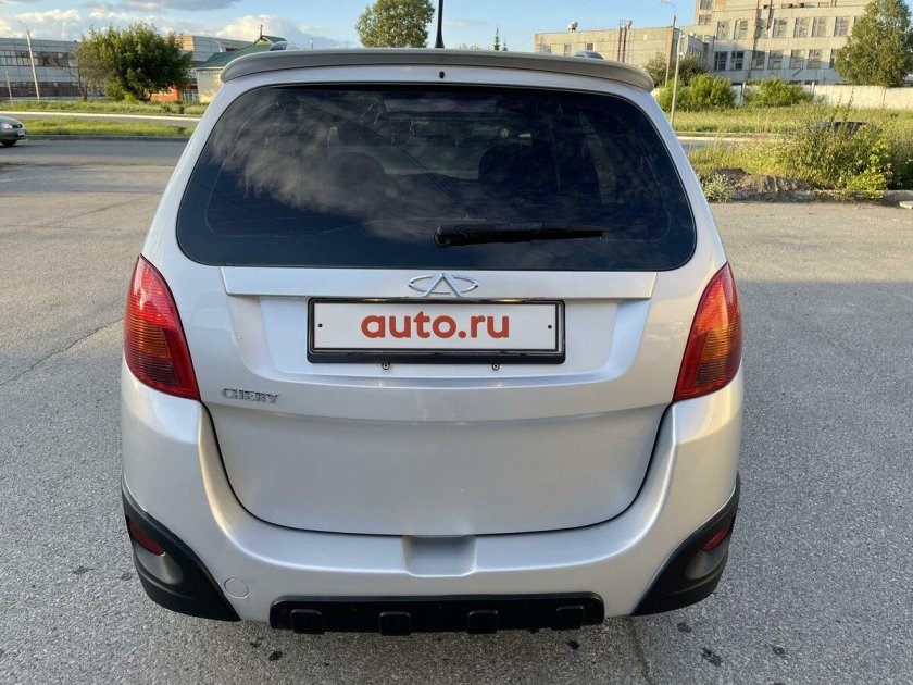 Старая черри вид сзади