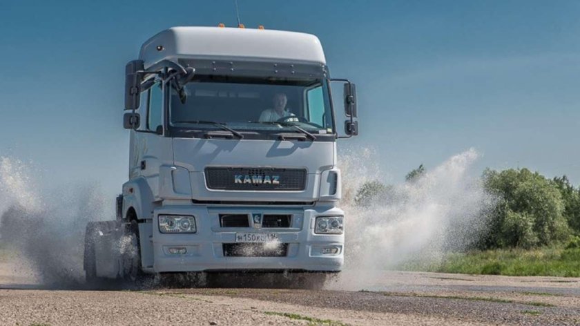 Грузовик КАМАЗ 5490