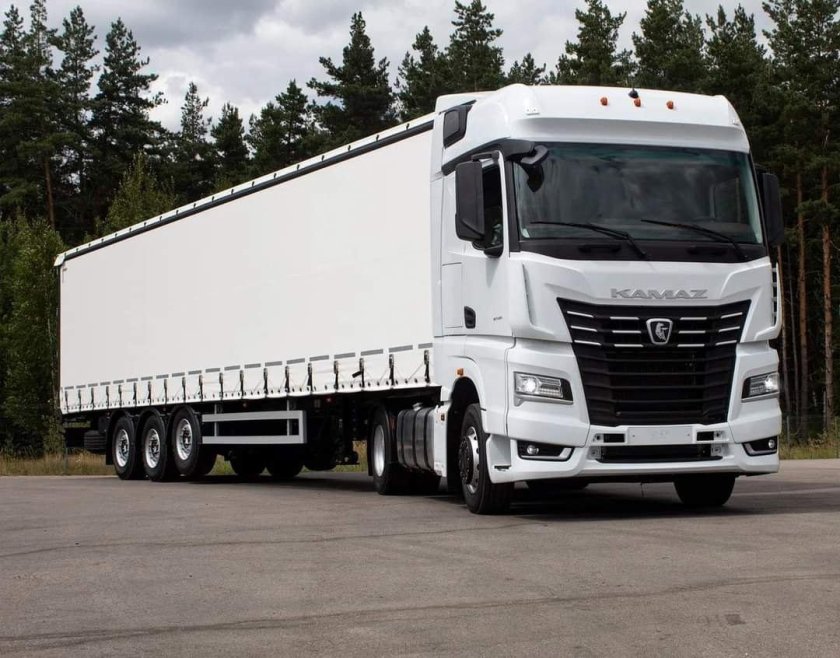 Тягач камаз 54901