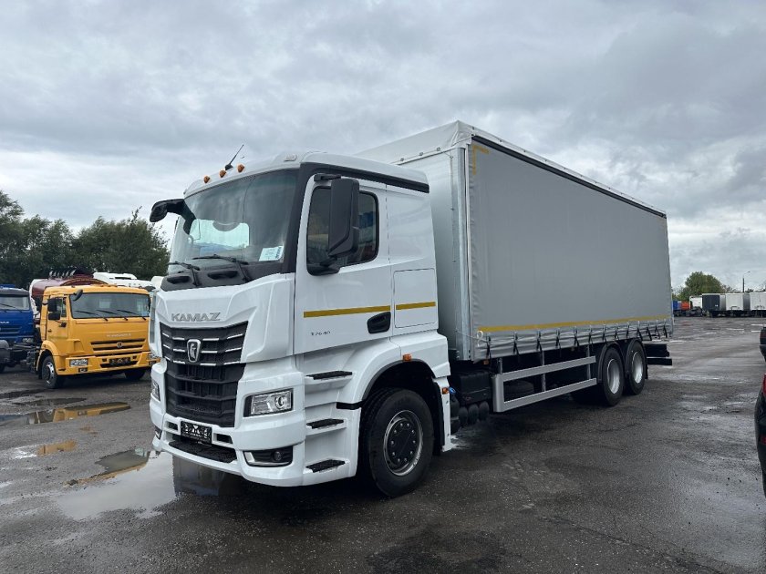 Седельный тягач камаз
