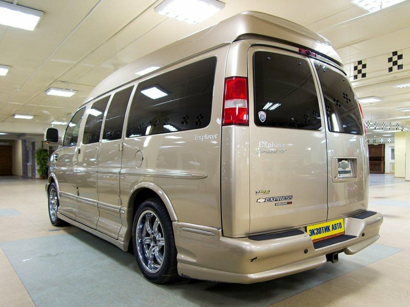 Chevrolet Express 2