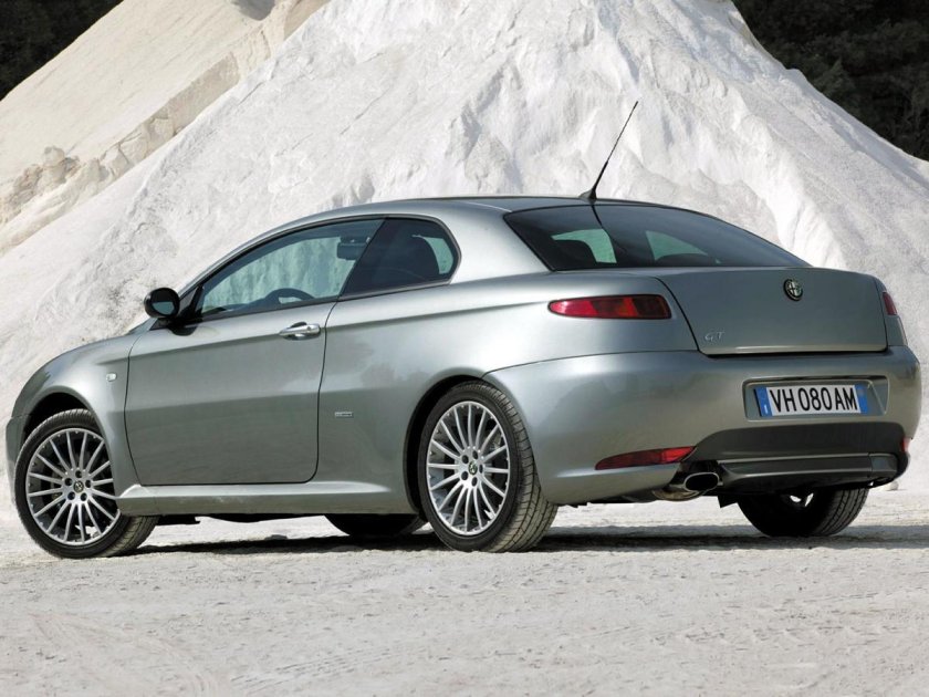 Alfa Romeo gt 2003