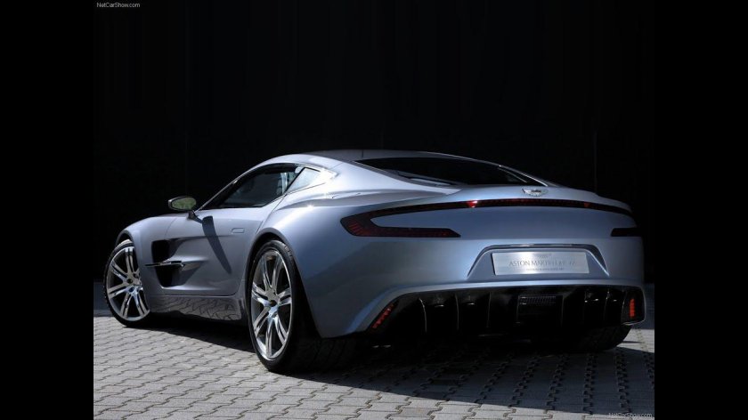 Астон Мартин уан 77