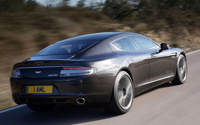 Aston Martin rapide 2010