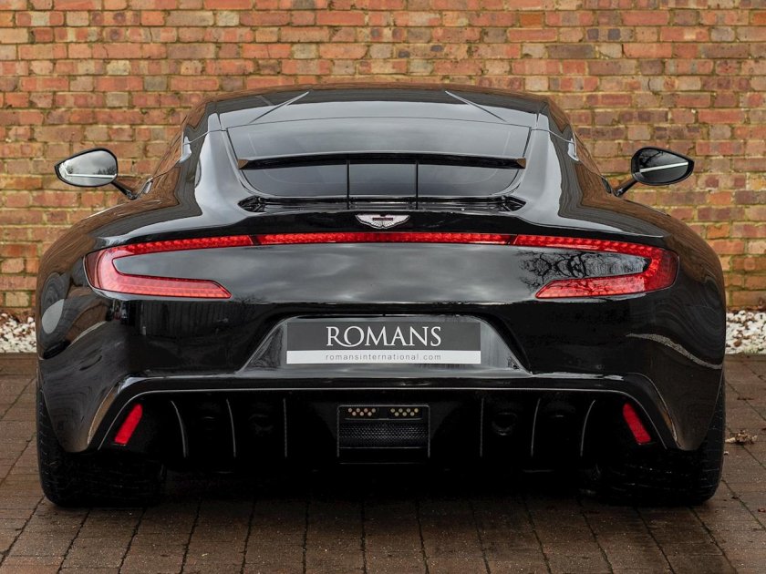 Астон Мартин 77