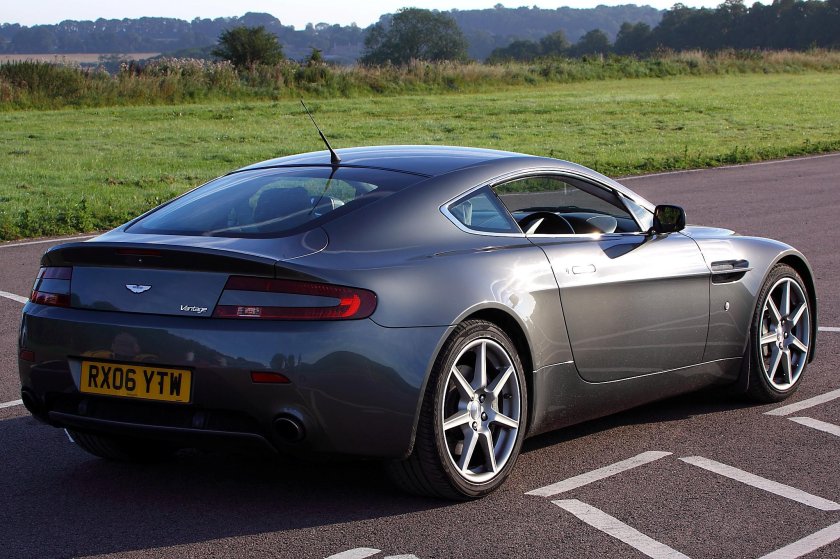 Aston Martin Vantage 1998