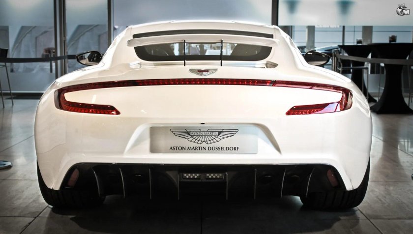 Aston Martin one-77