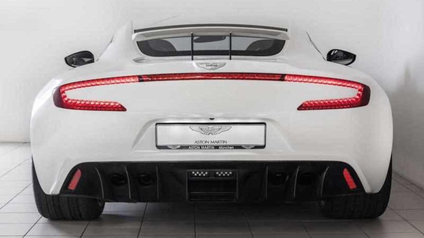 Астон Мартин уан 77