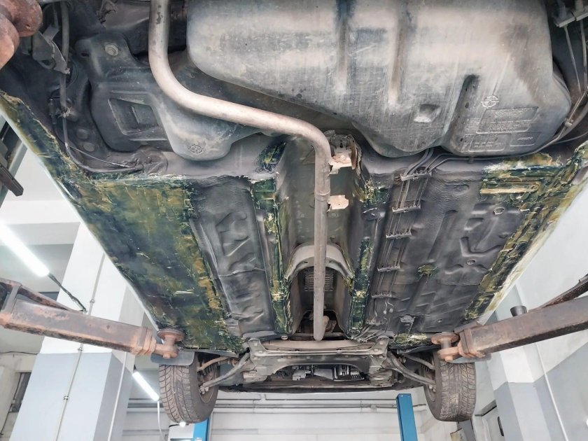 Обработка днища автомобиля от коррозии