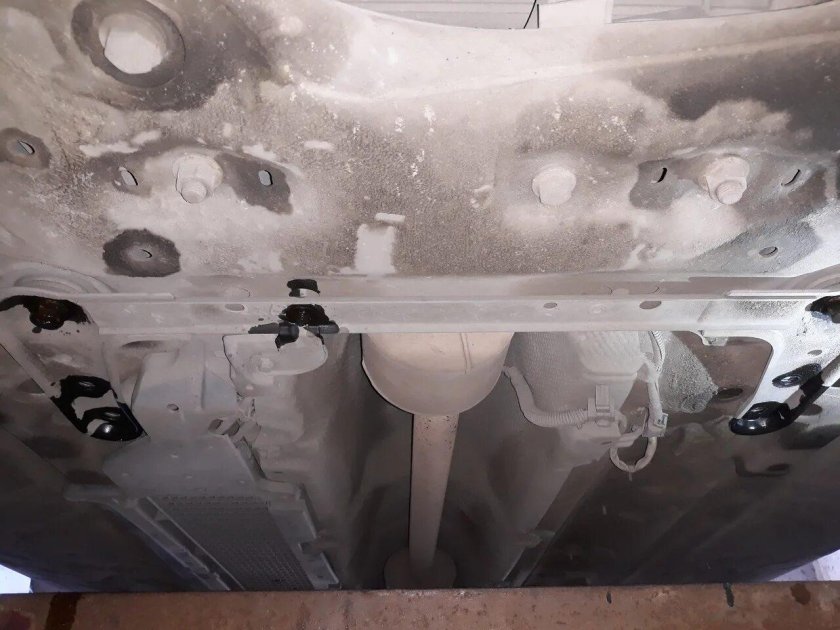 Рено Флюенс снизу